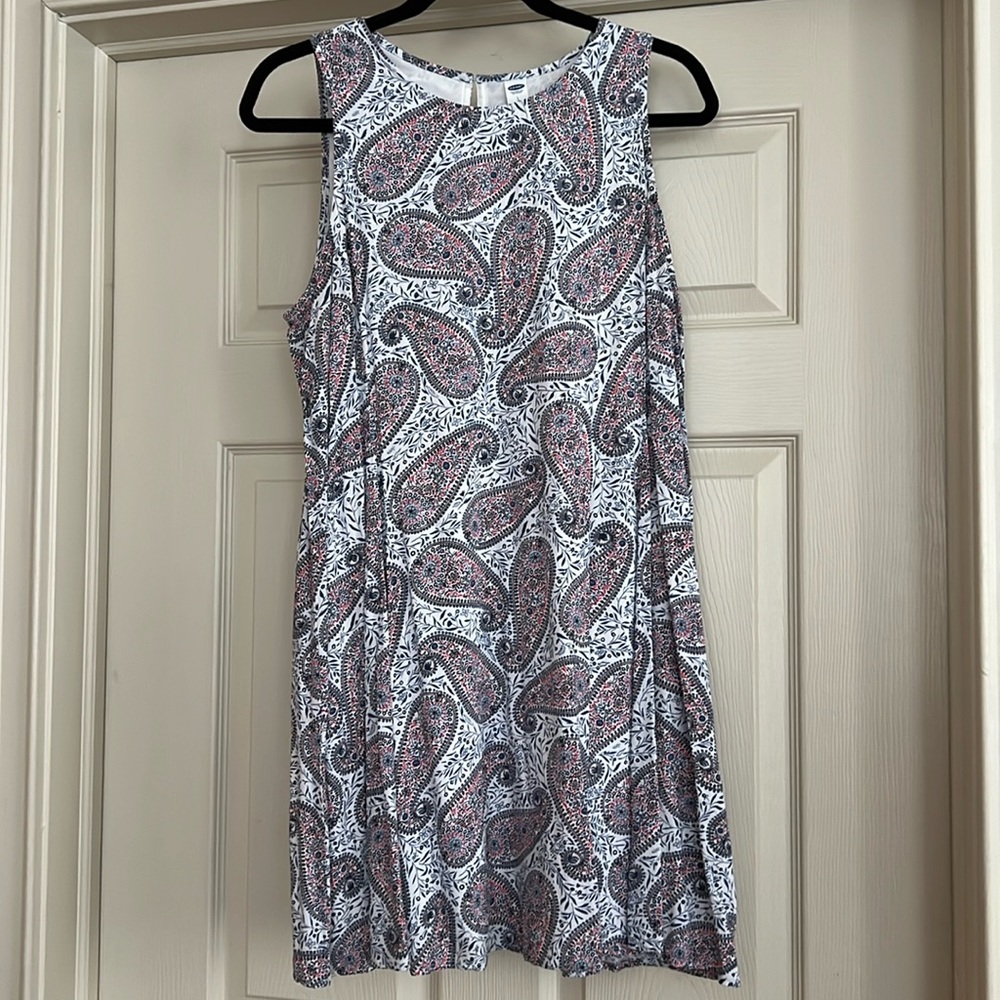 Old navy women’s paisley print dress size Large good condition